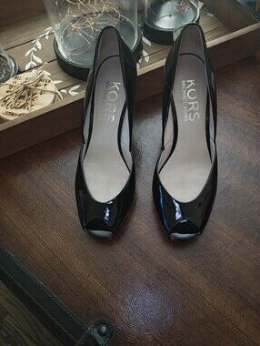 Kors MICHAEL KORS Black Patent Peep-Toe Wedges. Size 8